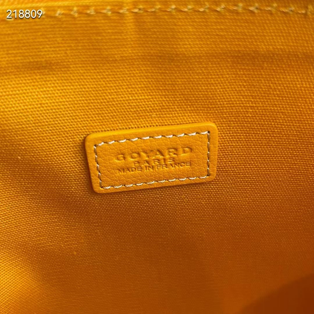 Vendome Pouch
Mini shell-shaped bag