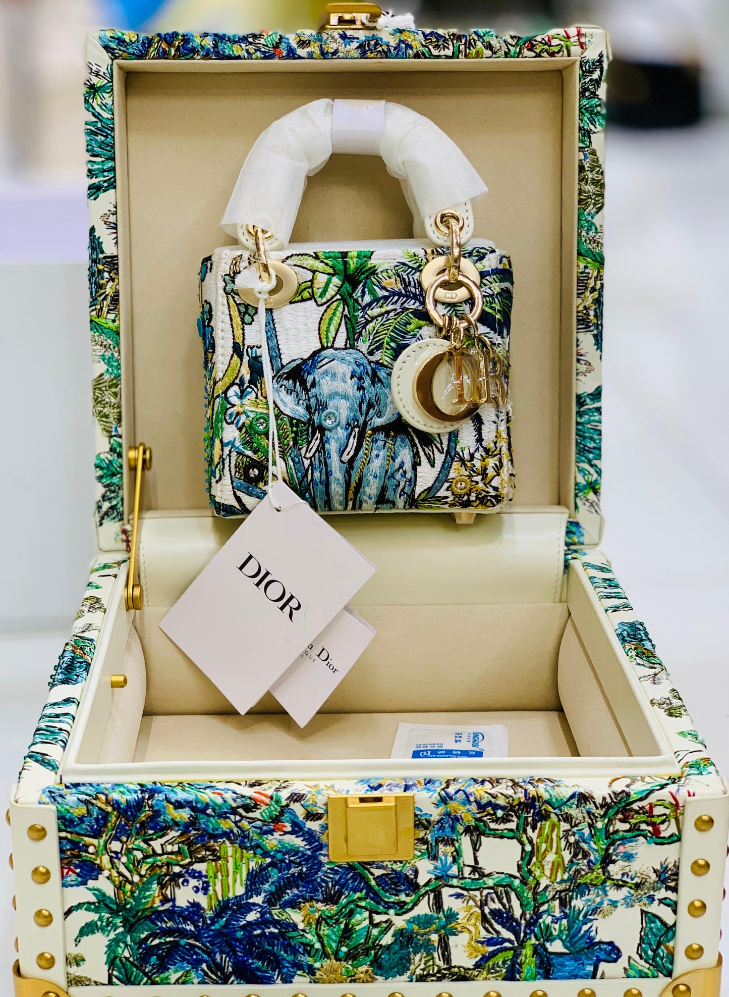 Dior