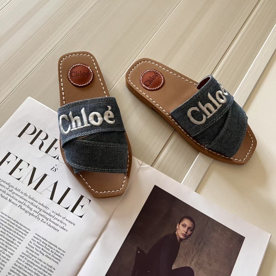 Famous brand slipper ( Pre order )