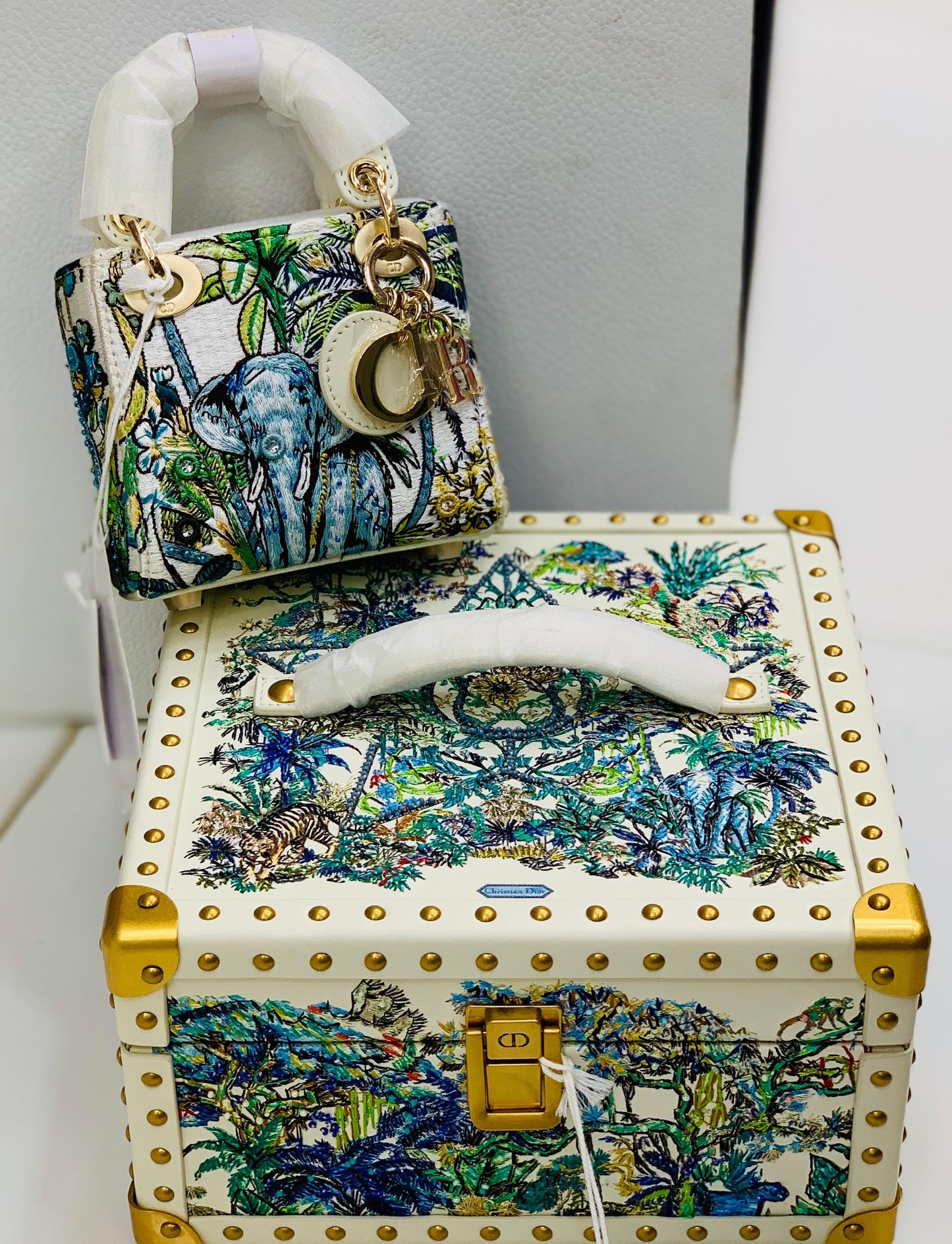 Dior