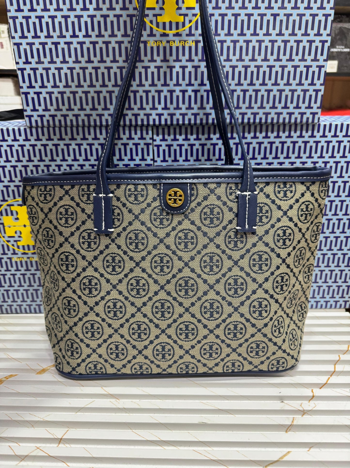 Famous brand ( 3 colors )