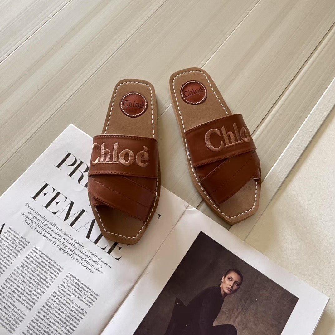 Famous brand slipper ( Pre order )