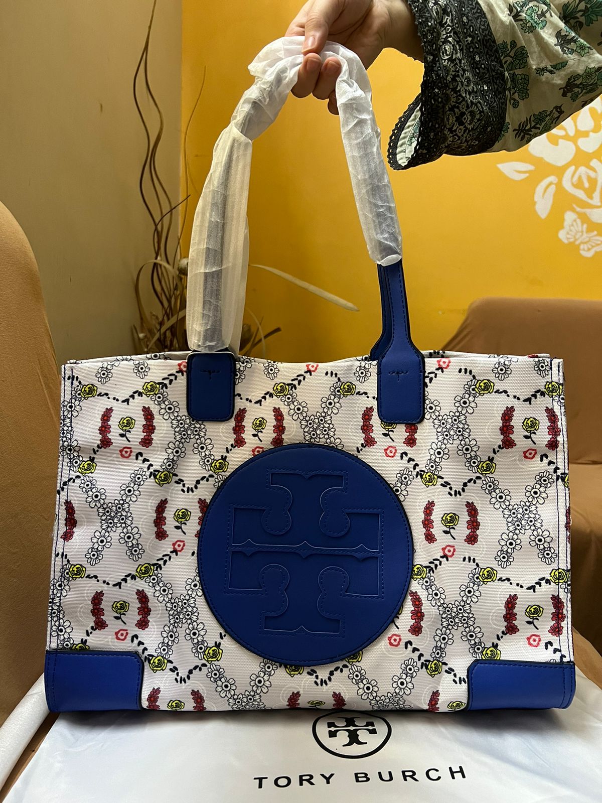 Tory Burch ( SALE )