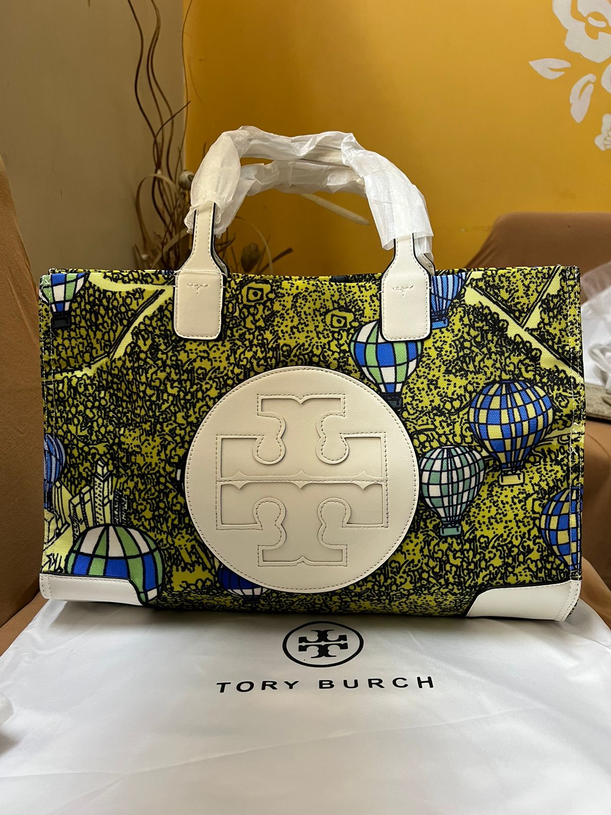 Tory Burch ( SALE )
