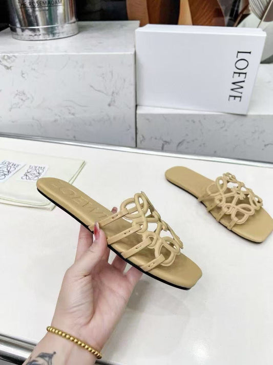 Loewe slipper