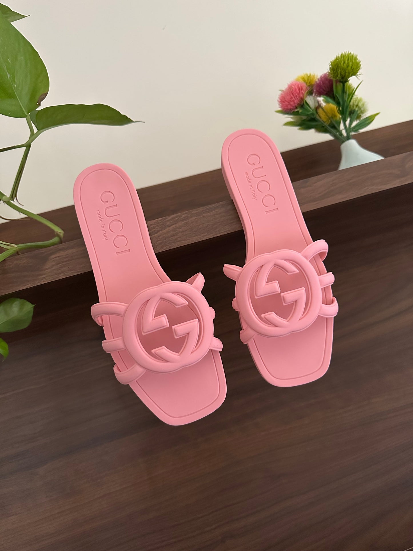 GG slides pink famous brand