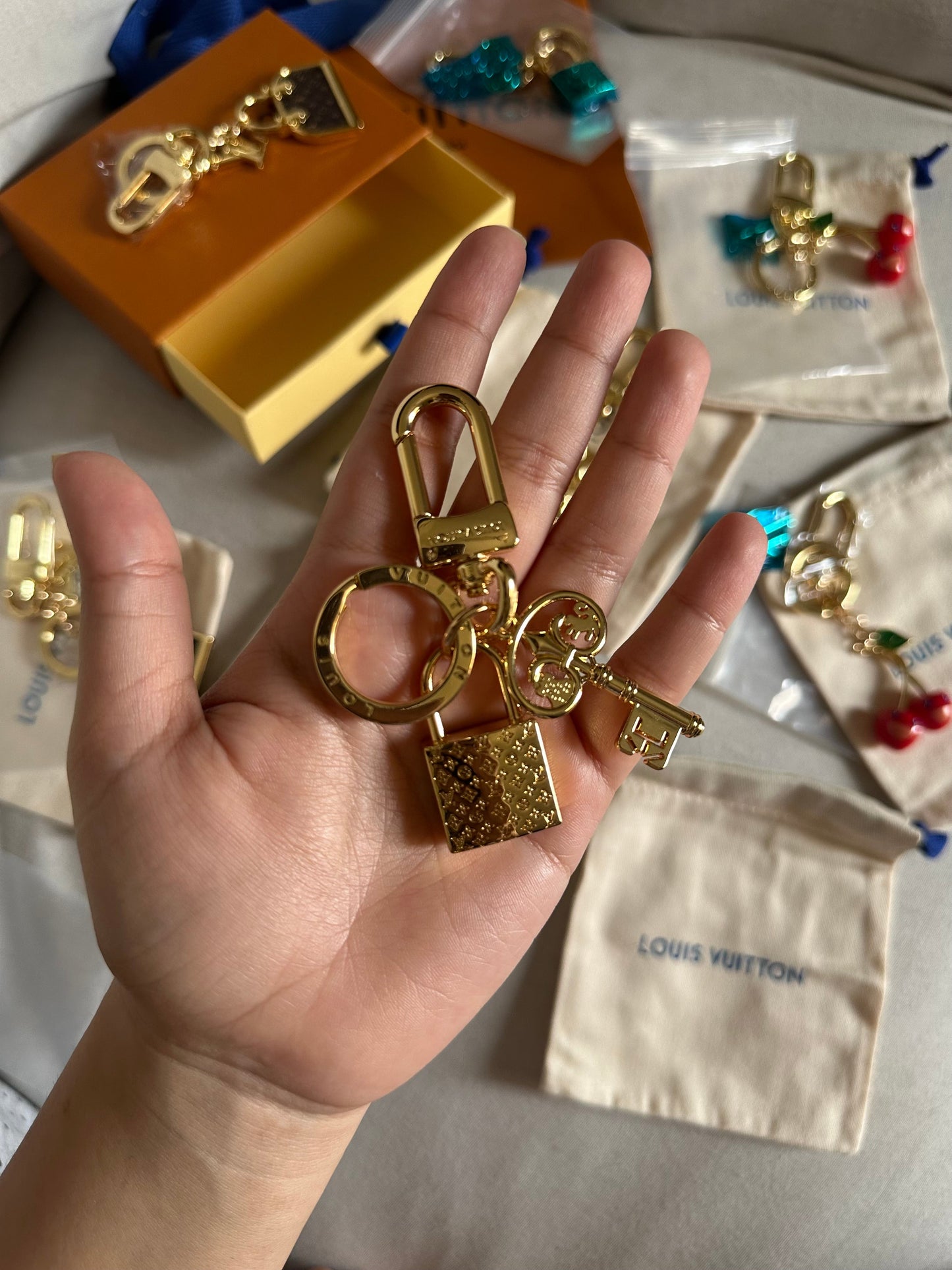 LV lock&key charm
