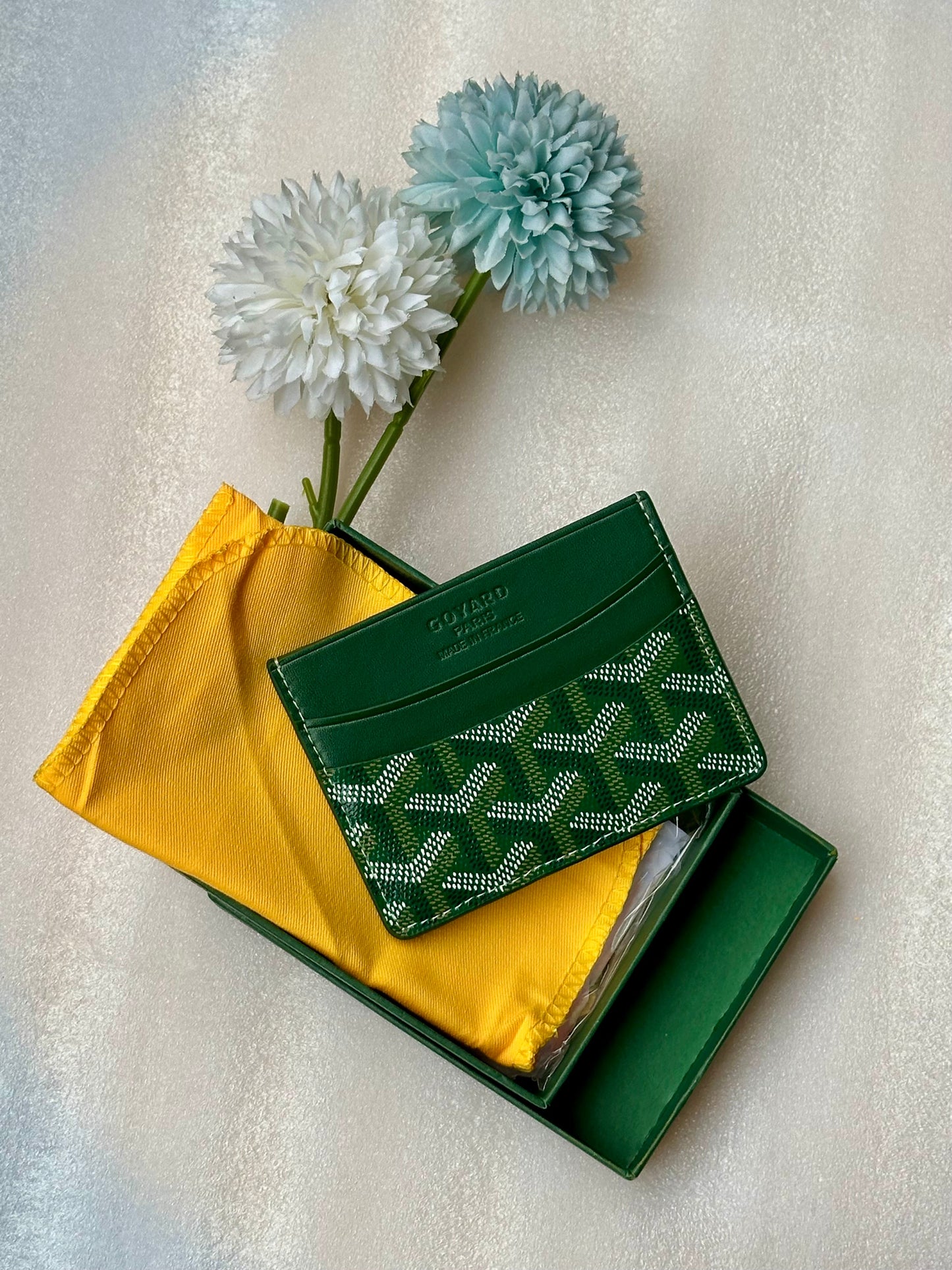 G famous brand wallet & cardholder