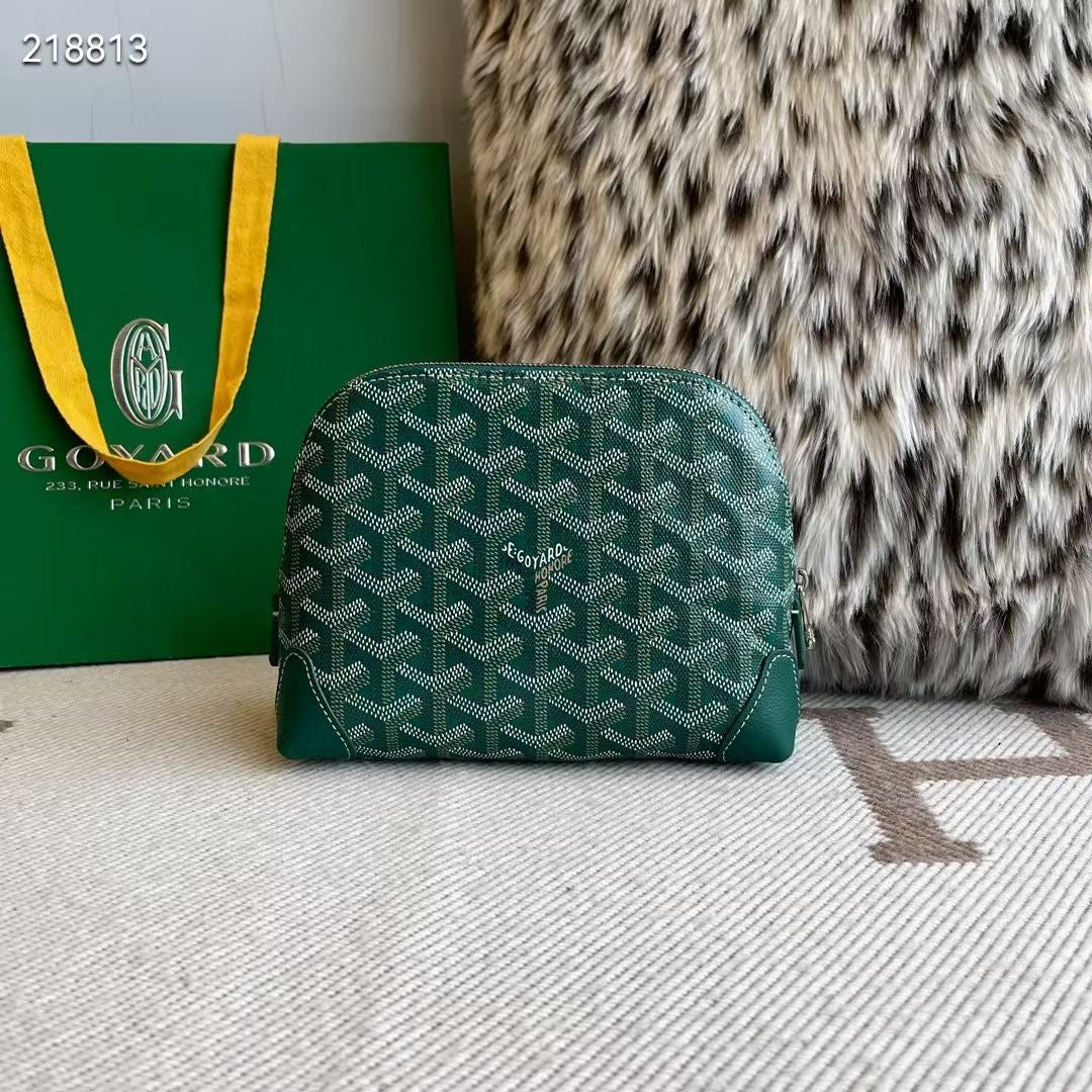 Vendome Pouch

Mini shell-shaped bag