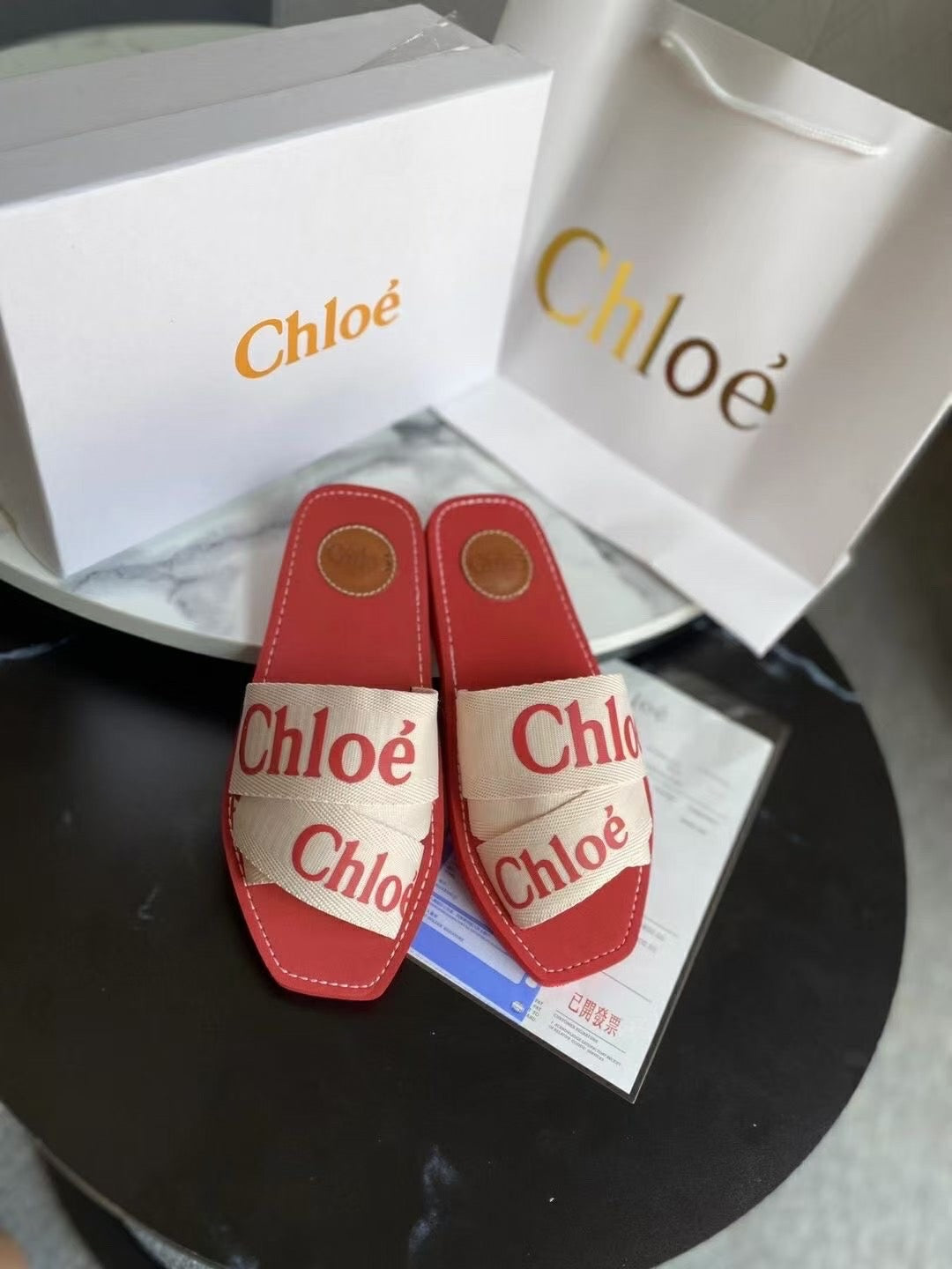 Famous brand slipper ( Pre order )