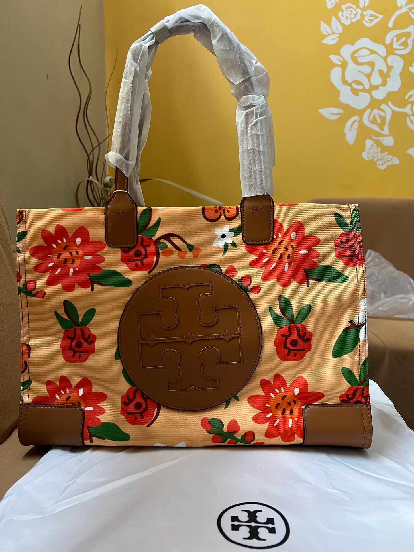 Tory Burch ( SALE )