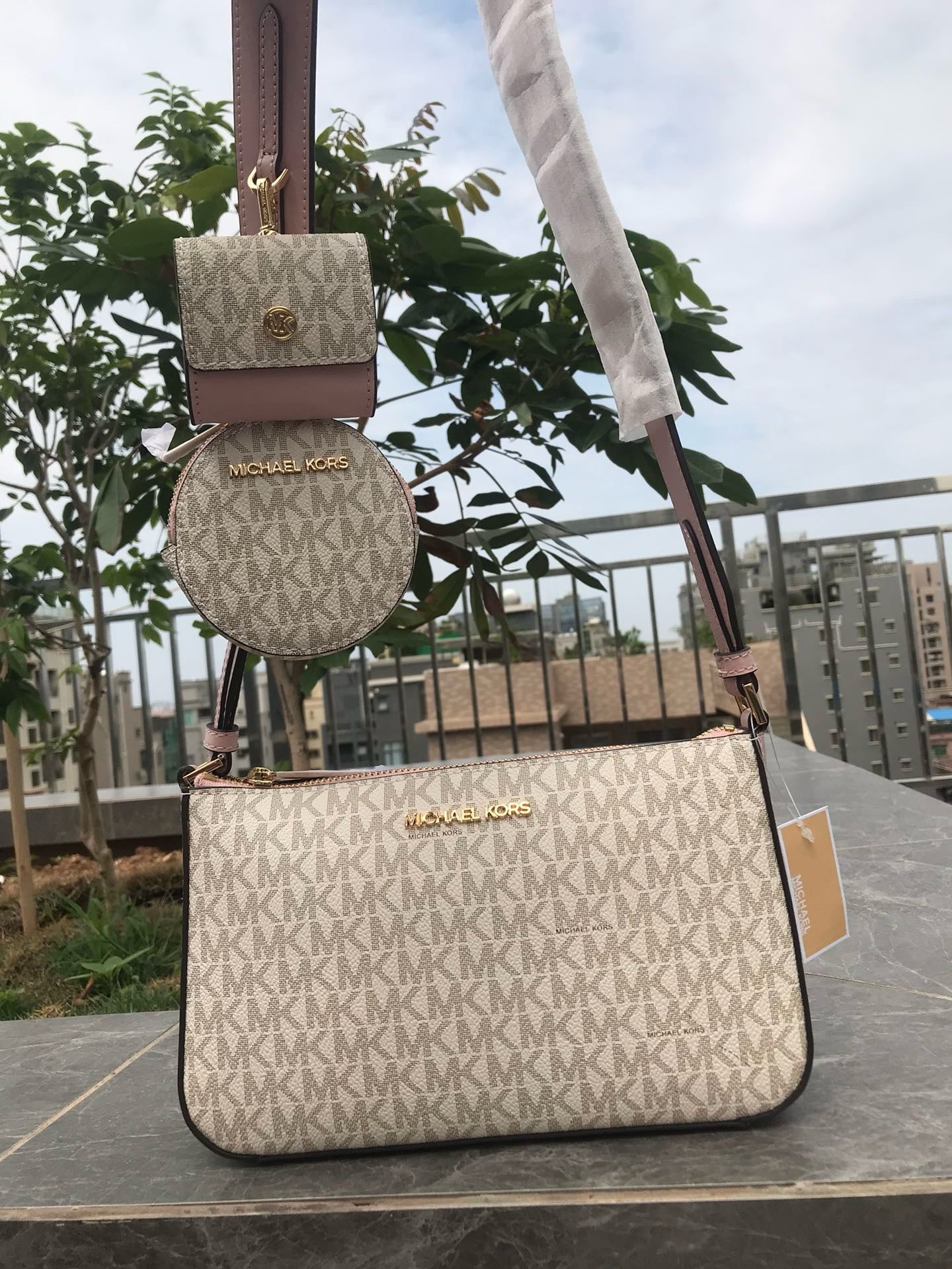 MK three-in-one bag  ( Pre order )