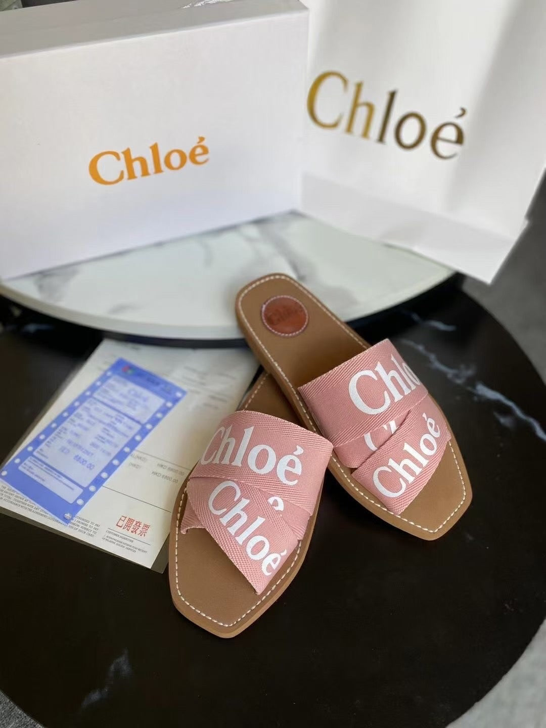 Famous brand slipper ( Pre order )