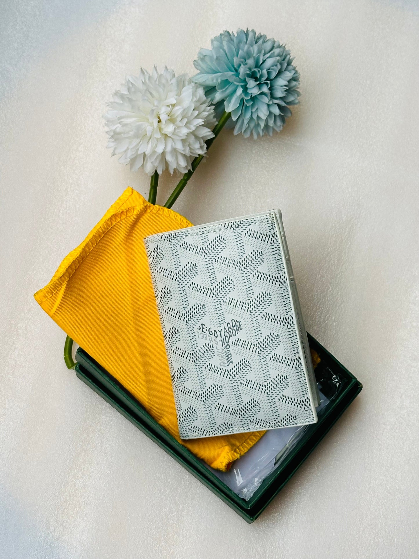 G famous brand wallet & cardholder