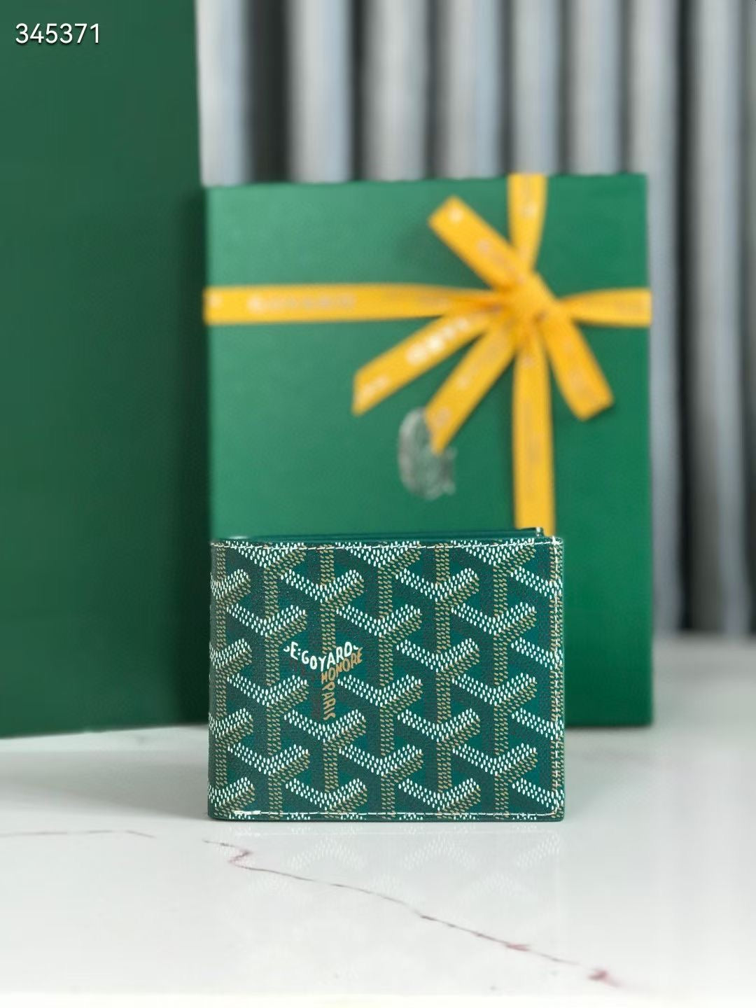 Wallet famous brand G